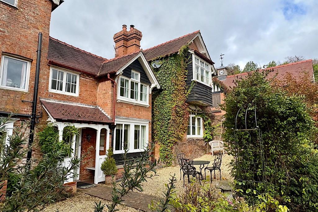 The Annexe, Downton Hall Downton, Shrewsbury, SY4 4PL Let Agreed